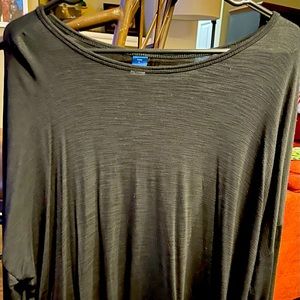 Old Navy Lux top. Black. Size L